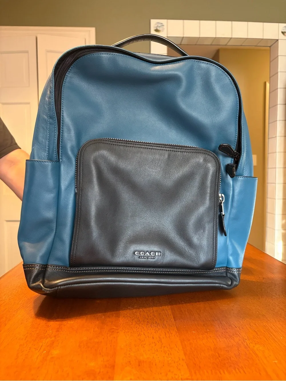 2020 uppababy v2 Vista Stroller, Jake No of Rods:4 Uppababy vista front wheels The streamlined design of Ice combo